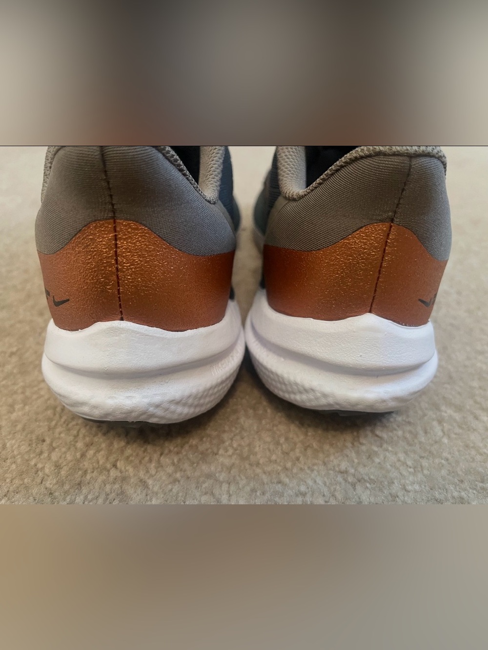 Nike Winflo 9 Running Shoes Women’s Size 6 Gray Bronze DD8686-005 NEW - Picture 8 of 10